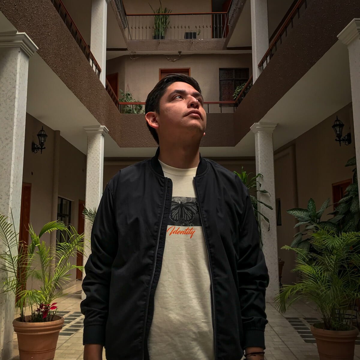 Identity Tshirt - Imagen 2